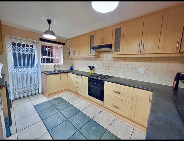 3 BEDROOM HOUSE FOR SALE IN RUYTERWACHT